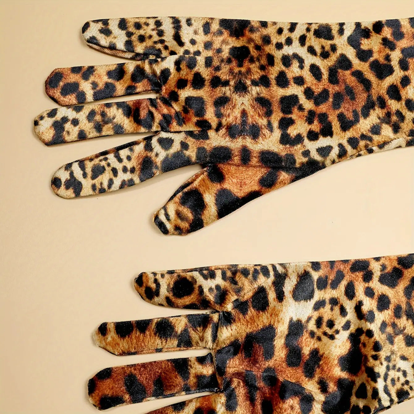 1 Pair YZNT Women'S Leopard Print Velvet Long Gloves - Stretchy Polyester, Machine Washable, Bold Animal Pattern for Parties, Performances & Evening Wear, Elegant Design with Black & Brown Leopard Print, Party Accessories, Pe