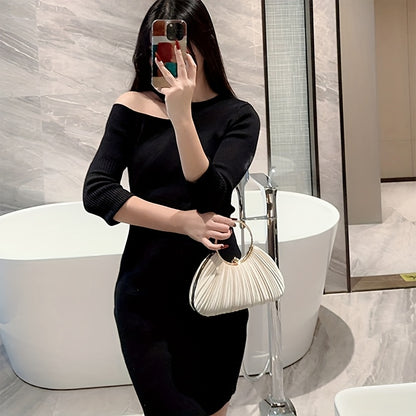 Elegant Satin Pleated Evening Clutch with Golden-Tone Ring Handle - Chic Round Shoulder Bag for Parties, Galas & Formal Events, Black, Party Accessory, Sophisticated Design, Smooth Texture Finish