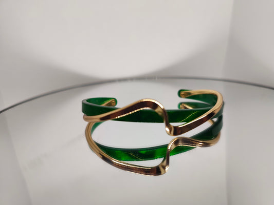 Bracelet en résine vert, noir , beige doré