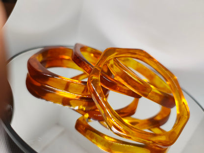 Lot de bracelets en résine multicolore