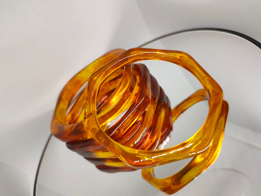 Lot de bracelets en résine multicolore